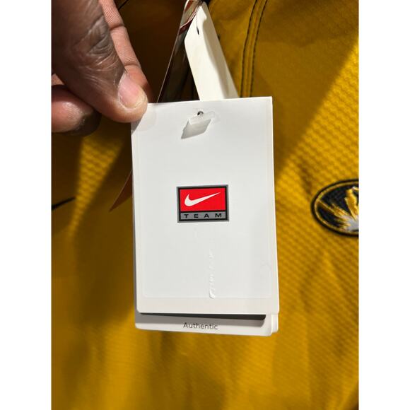 Nike Team Missouri Tigers Polo Shirt Men’s M Gold Black Dri-FIT NWT Licensed - Picture 12 of 14